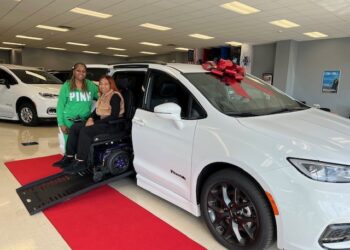 markyia-and-her-mother-van-giveaway